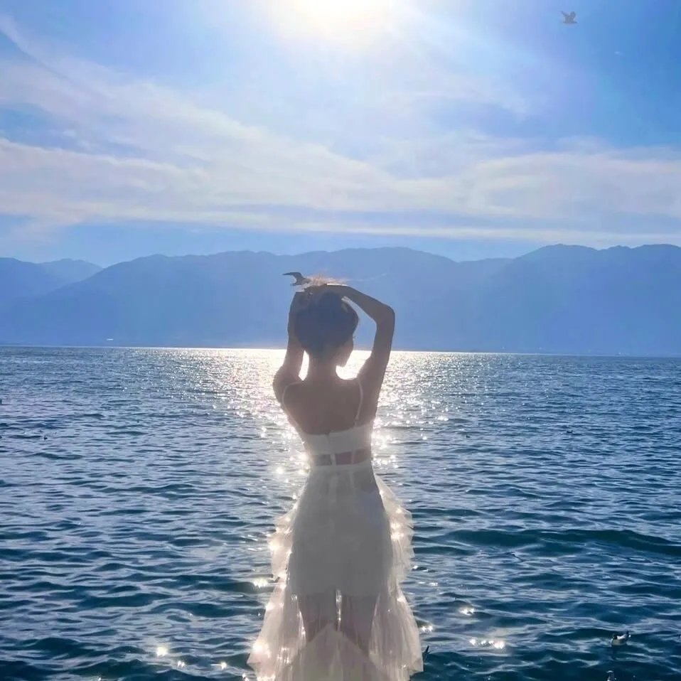 被子女抛弃后我成了豪门