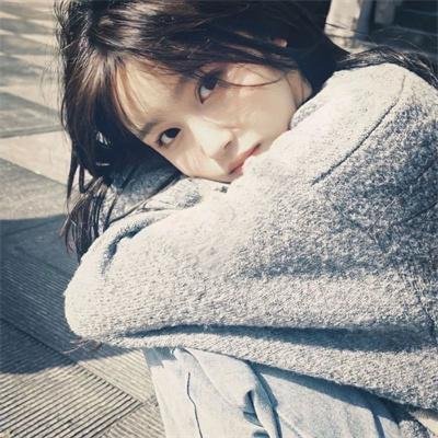 他从夜色深处来